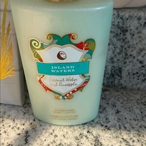 Victoria's Secret Island Waters Coconut Pineapple Lotion